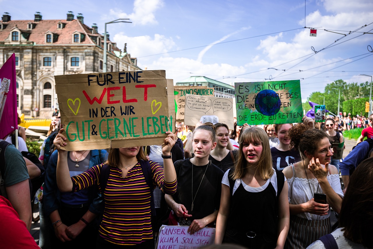 découvrez les enjeux du climat, les causes du changement climatique et ses impacts sur notre planète. informez-vous pour agir en faveur de l'environnement.