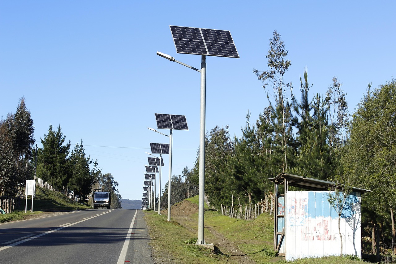 découvrez nos lampes solaires écologiques et économiques, idéales pour éclairer vos espaces extérieurs avec énergie renouvelable.