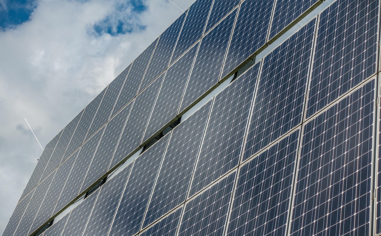 découvrez tout sur l'énergie solaire : fonctionnement, avantages, installation de panneaux solaires et conseils pour une transition énergétique durable et économique.