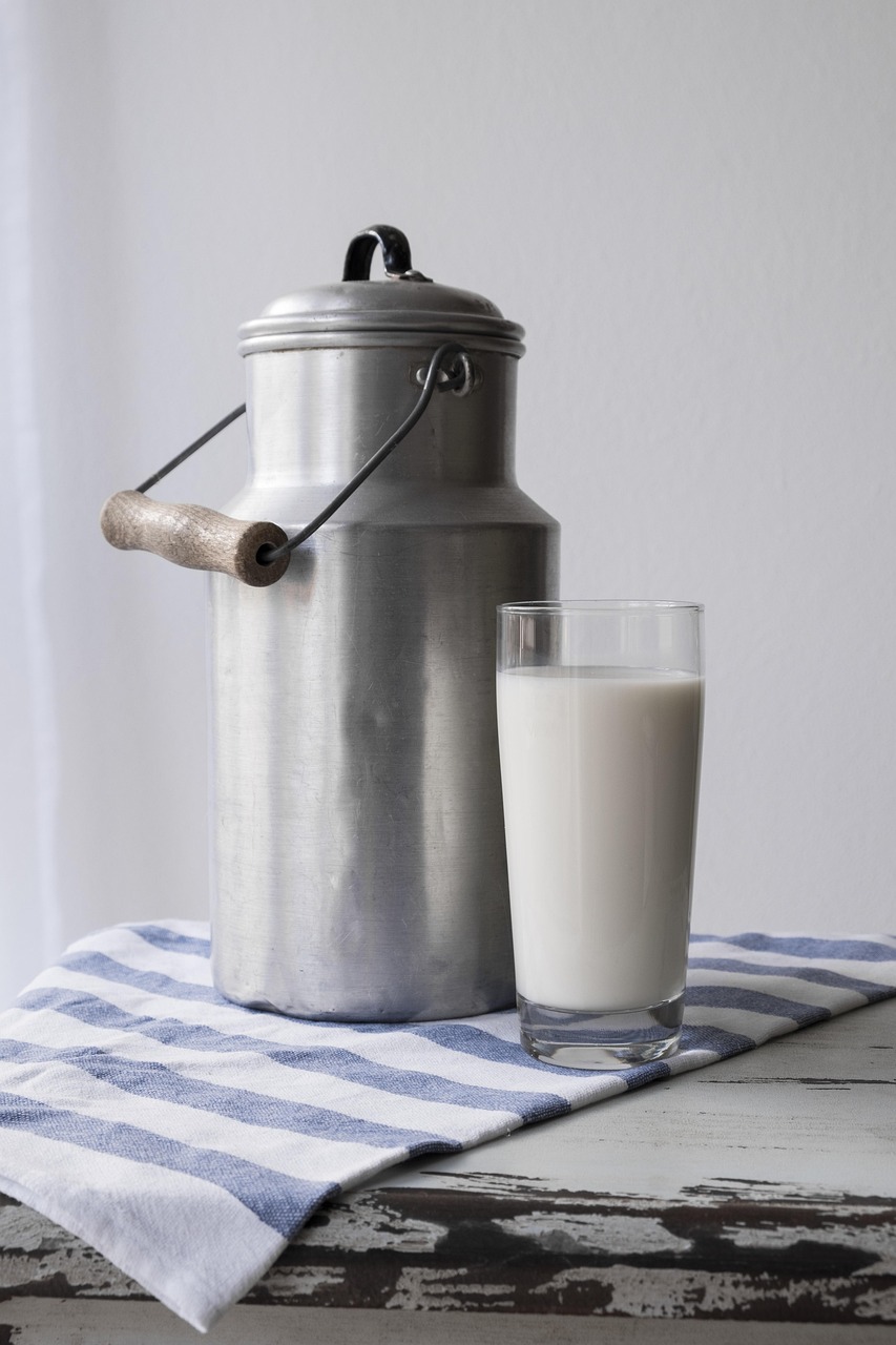 découvrez comment la production de lait neutre en carbone révolutionne l'agriculture durable. explorez les méthodes innovantes et les avantages environnementaux de cette approche écoresponsable qui permet de réduire l'empreinte carbone tout en garantissant un lait de haute qualité et respectueux de l'environnement.