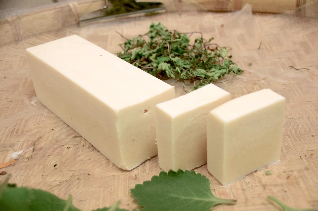 découvrez nos savons faits maison, naturels et artisanaux, pour une peau saine et respectueuse de l'environnement.