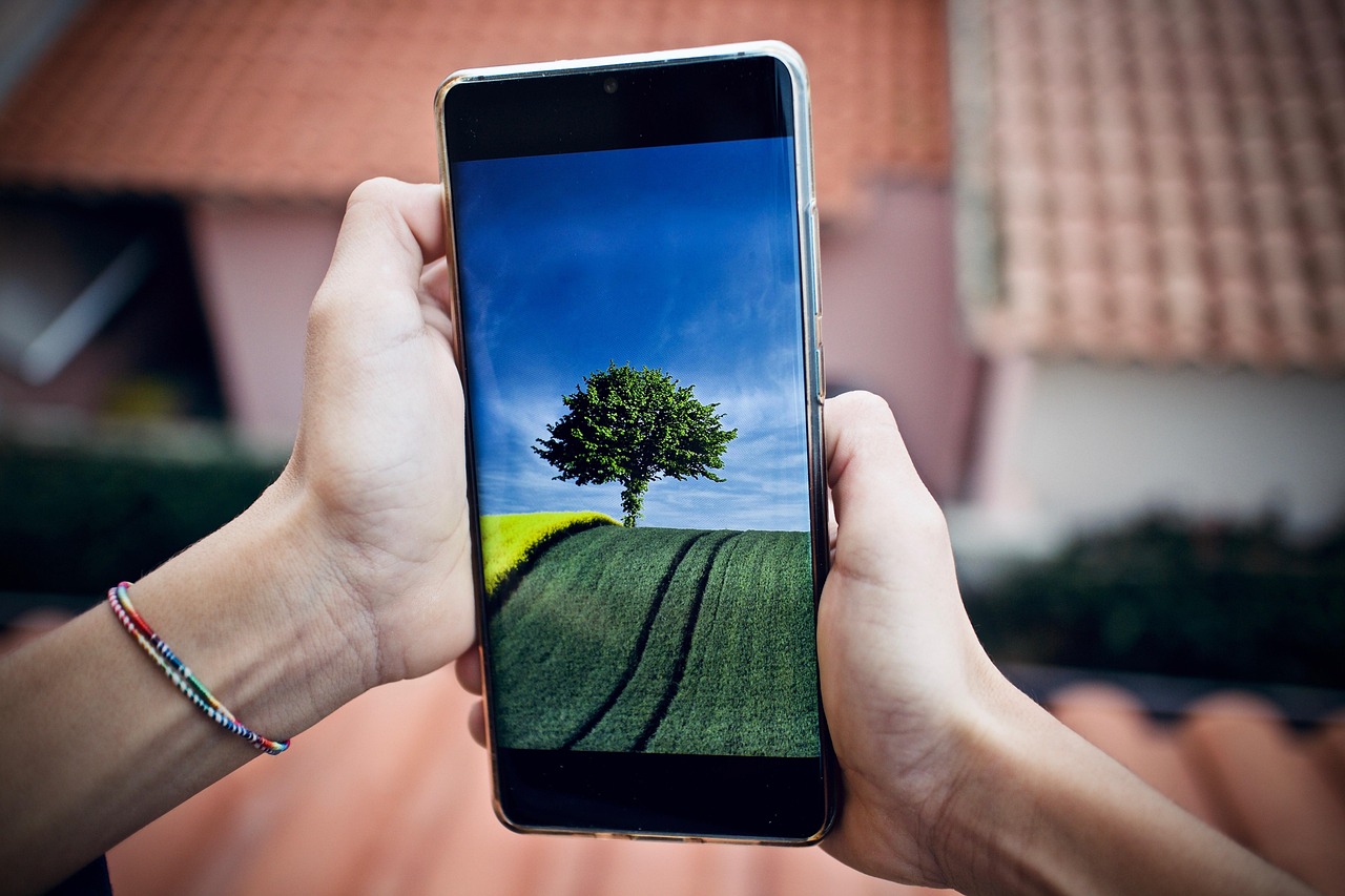 découvrez l'impact environnemental des smartphones et comment réduire leur pollution pour un avenir plus durable.