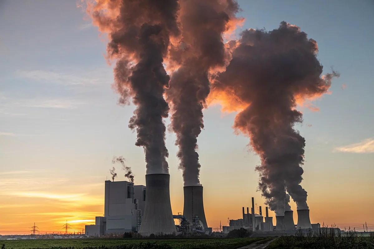Japon : Comment le pays a-t-il réussi à réduire ses émissions de gaz à effet de serre à un niveau historique ?
