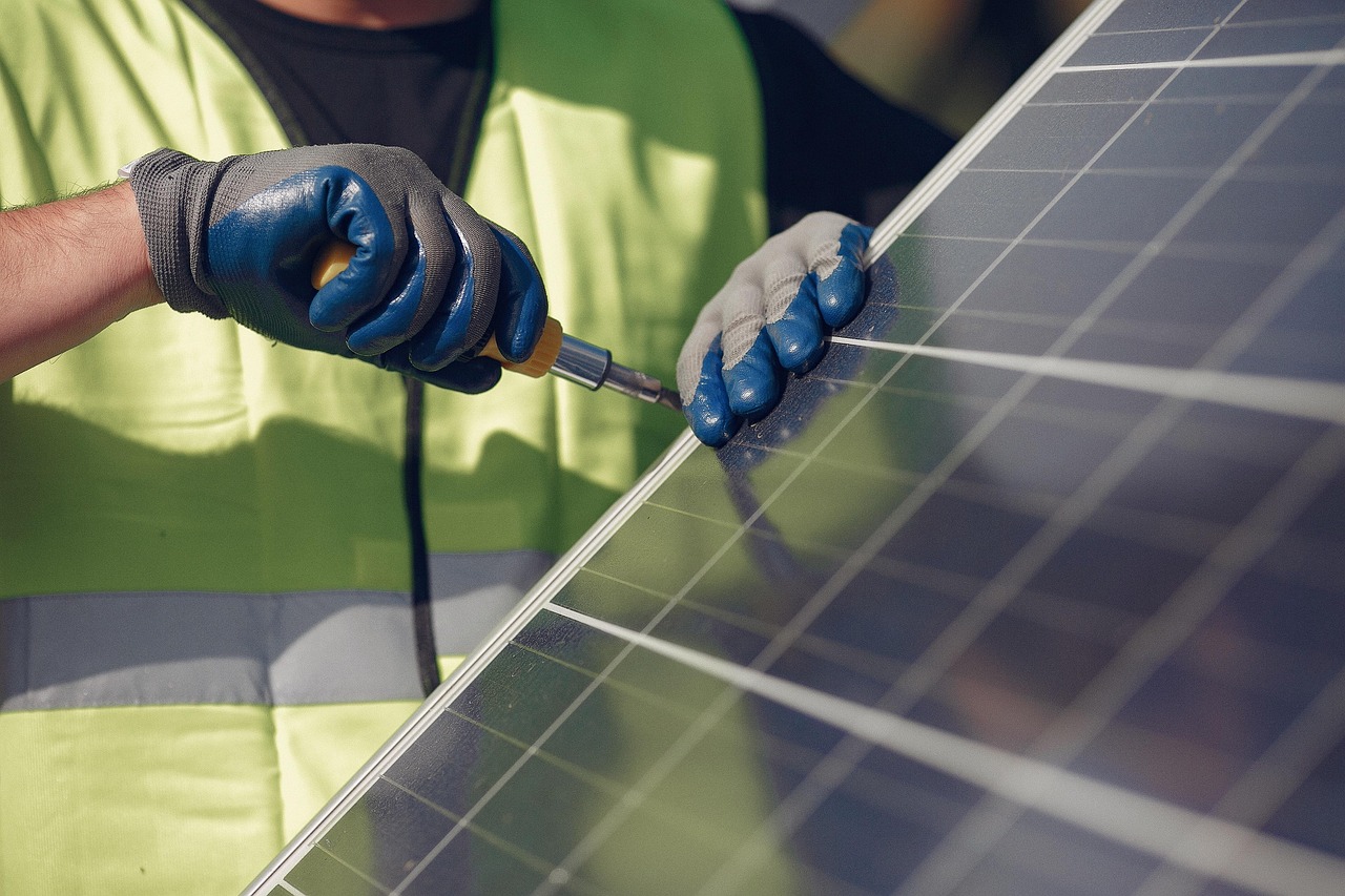 Lancement officiel de l’installation des panneaux solaires et ombrières à l’espace Dambier de Champniers